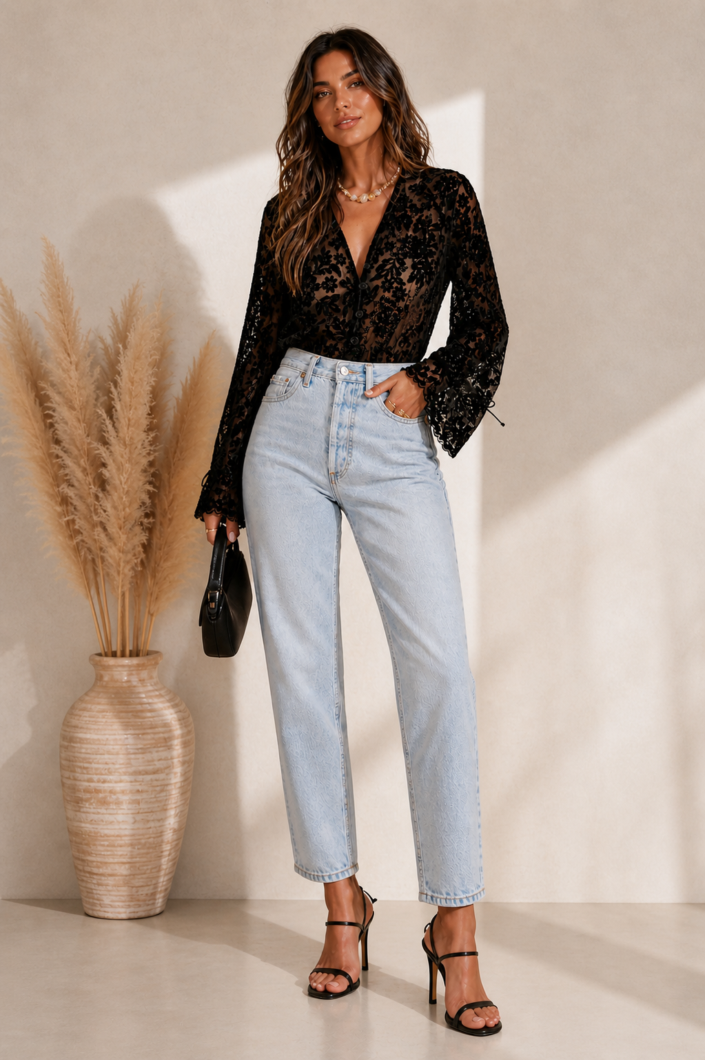 Blusa Berthe Noir Lace